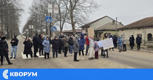 Недоволни жители блокираха движението по главния път от Добрич за Силистра