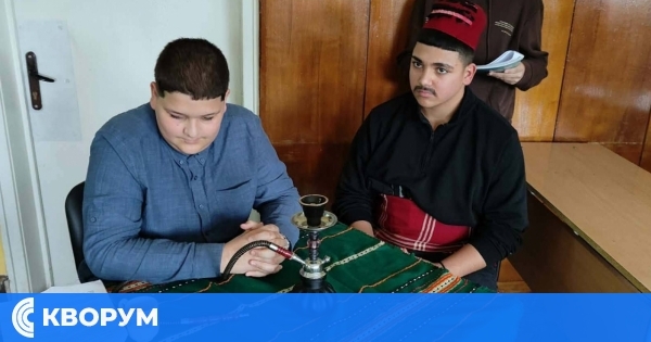 Осмокласници от ПЗГ "Добруджа" почетоха Васил Левски с открит урок по история
