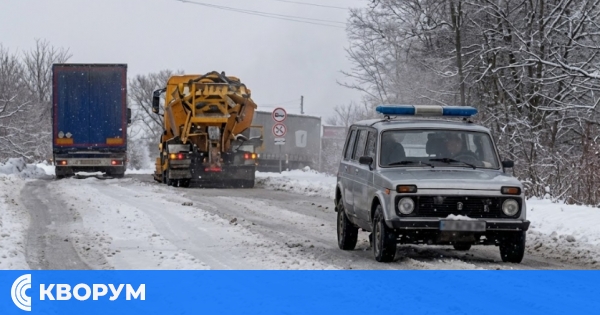 Затвориха пътя Силистра - Русе на изхода на Айдемир: Четири камиона са закъсали в снега