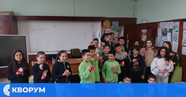 Работилница "Баба Марта бързала" събра четвъртокласници в Детския отдел на библиотеката