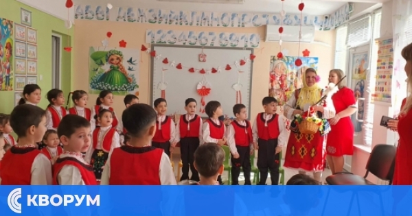Баба Марта донесе пролетно настроение в детската градина в Зафирово