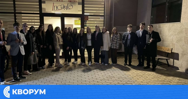 Отличени ученици от ПМГ – Силистра гостуват в Народното събрание по покана на Богомил Петков