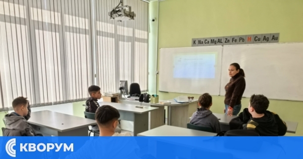 Ученици от Спортно училище "Дръстър" разговаряха с полицейски инспектор за правата и отговорностите на децата