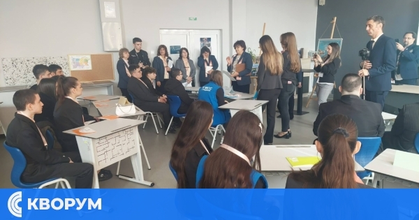 Иновативен лагер развива лидерските умения на ученици от Средище