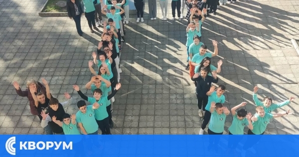 Седмокласници от Дулово представиха проекти за числото π с QR кодове