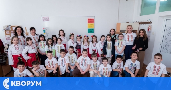 Иновативен урок за българските руни и шевици се проведе в Силистра