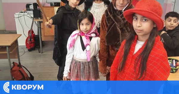 Приказни герои оживяха в училище в Алфатар