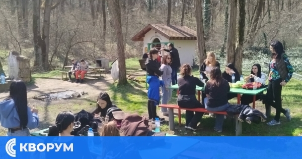 Младшите посланици от ПГС "Пеньо Пенев" с активен ден сред природата край Силистра