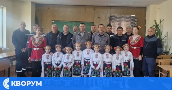 Лазарки благословиха огнеборците в Силистра за здраве и благополучие