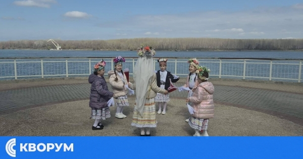 Малки лазарки от ДГ "Иглика" внесоха празнично настроение в Силистра