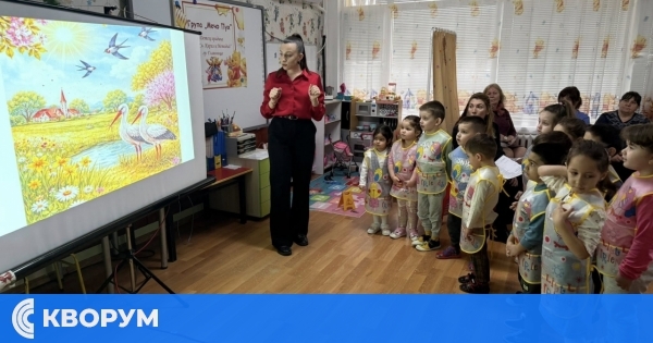 Деца от Главиница създадоха красиви великденски яйца