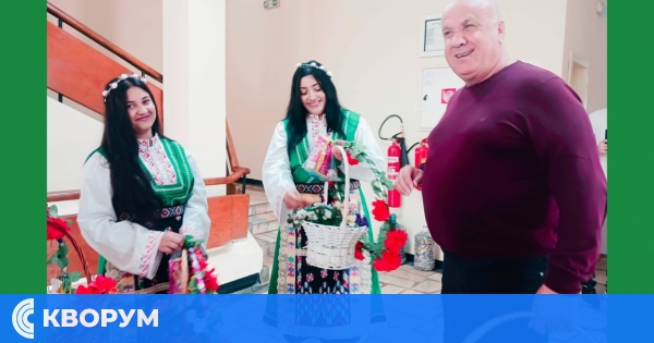 Лазарките от Голеш гостуваха в Община Кайнарджа