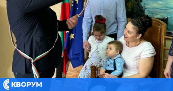 Празничен ритуал в Проф. Иширково: Малкият Калоян получи първия си медальон