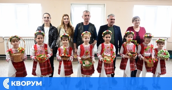 Лазарки внесоха пролетно настроение в Община Тутракан