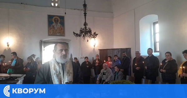 Тържествена литургия събра вярващи в село Срацимир за Цветница