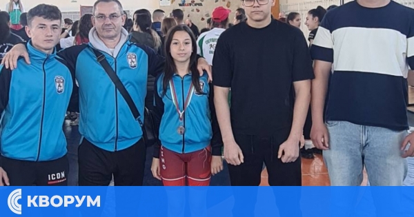 Чидем Джеватова с бронз от държавното по борба във Враца