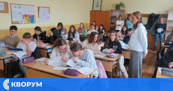 Бъдещи учители от Филиал Силистра на Русенския университет успешно приключиха стажантската си практика