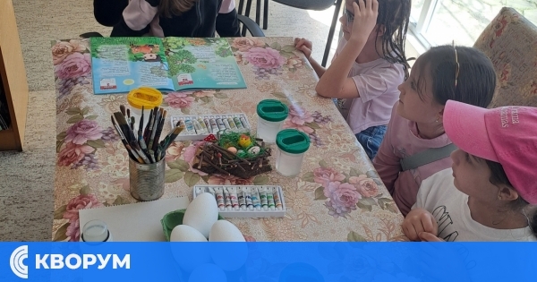 "Великденска работилничка" събра деца и книги в библиотеката в Силистра