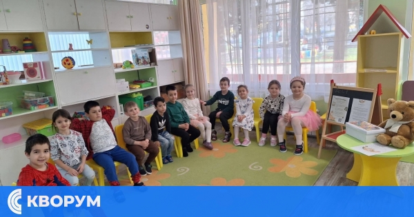 Малки сърца с голяма мисия: деца от ДГ "Иглика" зарадваха пациенти и възрастни хора