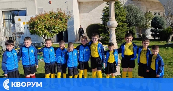 Мандра от Силистренско подкрепи футболен клуб с нови екипи