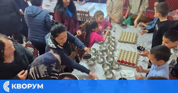 Деца боядисваха великденски яйца в храма в Калипетрово