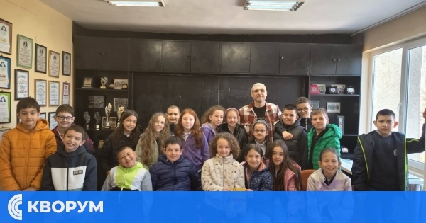 Ученици от ОУ "Иван Вазов" – Силистра се включиха в "Походът на книгите"