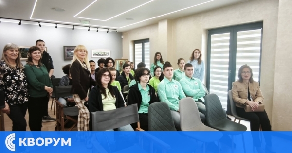 Среща с писател вдъхнови ученици от СУ "Христо Ботев" – Тутракан в рамките на "Походът на книгите"