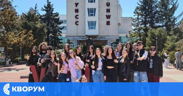 Ученици от ЕГ "Пейо Яворов" – Силистра с престижни отличия от национален турнир по английска реч и дебати