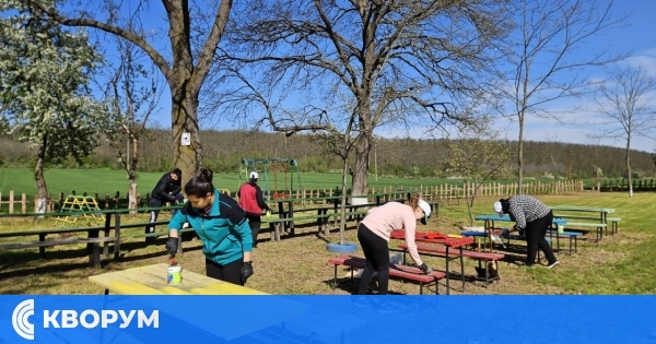 Младежи от Младежко ДПС освежиха местността "Дере Кулак" в Звенимир преди празника на селото