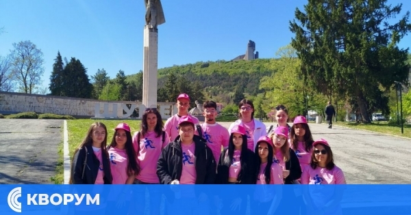 Ученици от ПГС "Пеньо Пенев" – Силистра с поход до Шумен в подкрепа на здравословния начин на живот