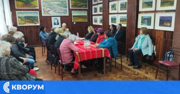 Обновената галерия в село Срацимир събра изследователи и любители на традициите