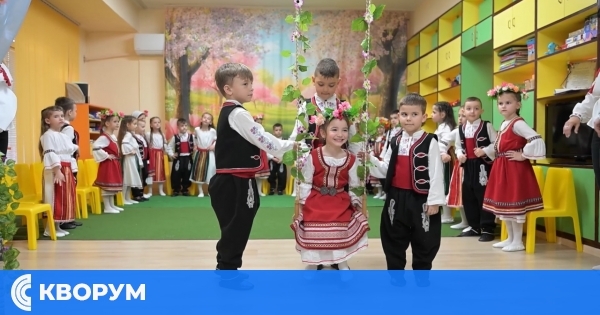 Малчугани от ДГ "Роза" в Силистра пресъздадоха магията на пролетта с фолклорен концерт