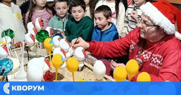 Ученици от село Професор Иширково представиха професията "стъкло духач на коледни играчки"