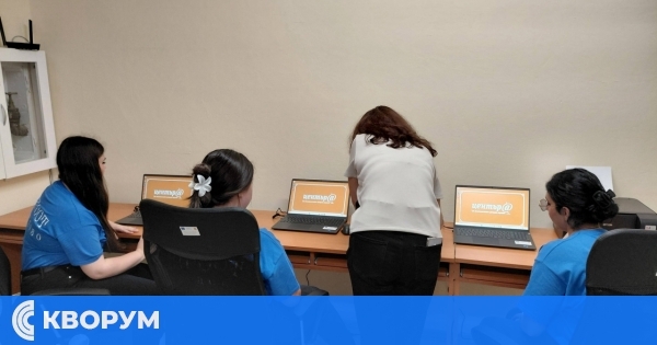 Дигиталният клуб към читалището в Дулово привлече интереса на ученици и учители от ПГООТ