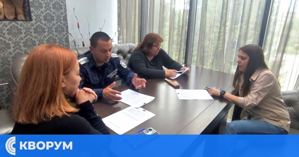 Силистра с обучение за реакция при насилие, основано на пола