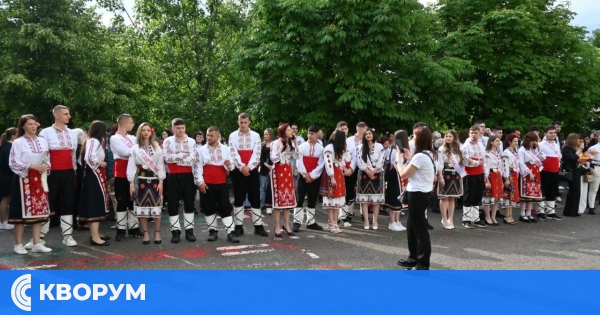 Тутракан отбеляза тържествено 24 май с празници в двете средни училища