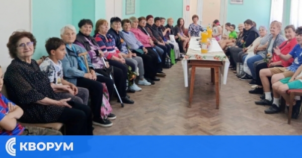 НЧ "Светлина" в село Смилец почете бивши учители за 24 май