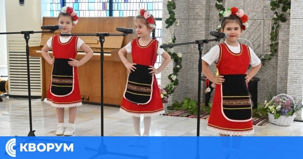 Над 100 участници изпълниха Тутракан с песни и танци на фолклорния фестивал "Дунавски напеви"
