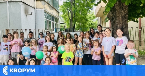 "Вълшебните камъчета на доброто" отново зарадваха децата в ОДК – Силистра