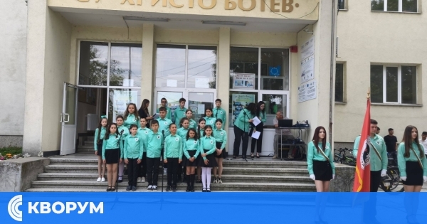 СУ "Христо Ботев" – Тутракан отбеляза 150 години от безсмъртието на своя патрон