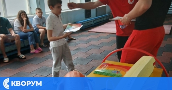 Ученици от школа "Плуване" към ОДК – Силистра участваха в обучение по водно спасяване