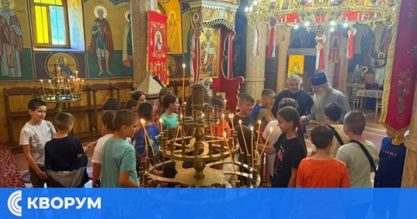 Ученици от Разград посетиха храм "Св. вмчк. Димитрий Солунски" в Калипетрово