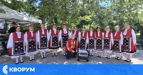 Две златни отличия за самодейците от Черногор на фолклорната среща в Попово