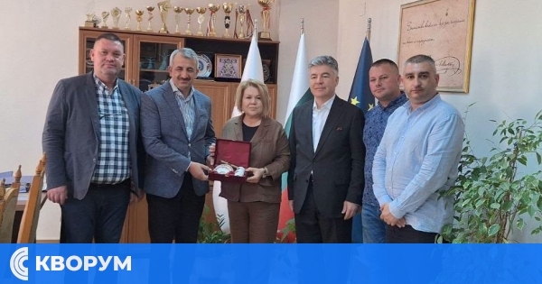 Валията на Едирне Юнус Сезер и генералният консул на Турция в Бургас посетиха Община Дулово