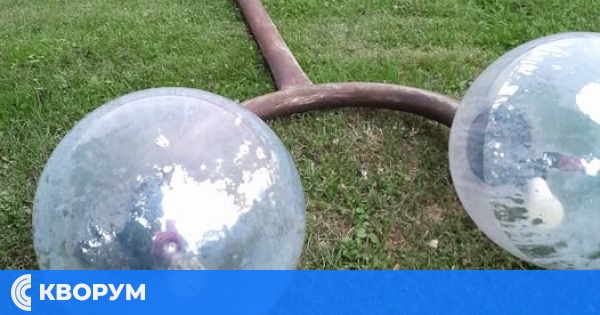 Паднала стара лампа в Дунавската градина в Силистра