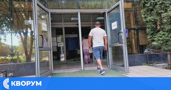 НАП: Българските студенти в чужбина могат да актуализират здравноосигурителния си статус през ваканцията