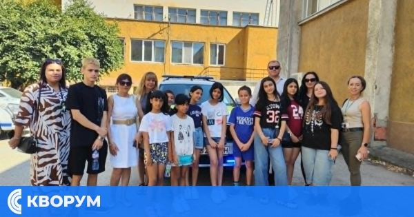 Деца и младежи от Центъра за настаняване от семеен тип гостуваха на полицията в Силистра