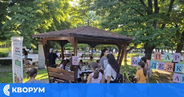 "Парад на младежката активност" събра деца в Силистра с творчество, знания и хоро