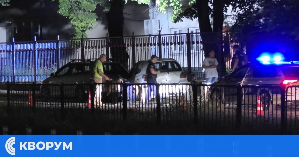 Автомобил се блъсна в паркирана кола край професионална гимназия в Силистра
