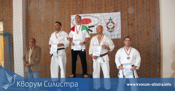 Полицай и пожарникар от Силистра начело в класирането на републиканско първенство по карате